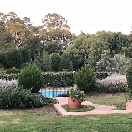Lenore At Armidale Exterior photo